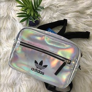 💌 Flash sale! adidas airline purse